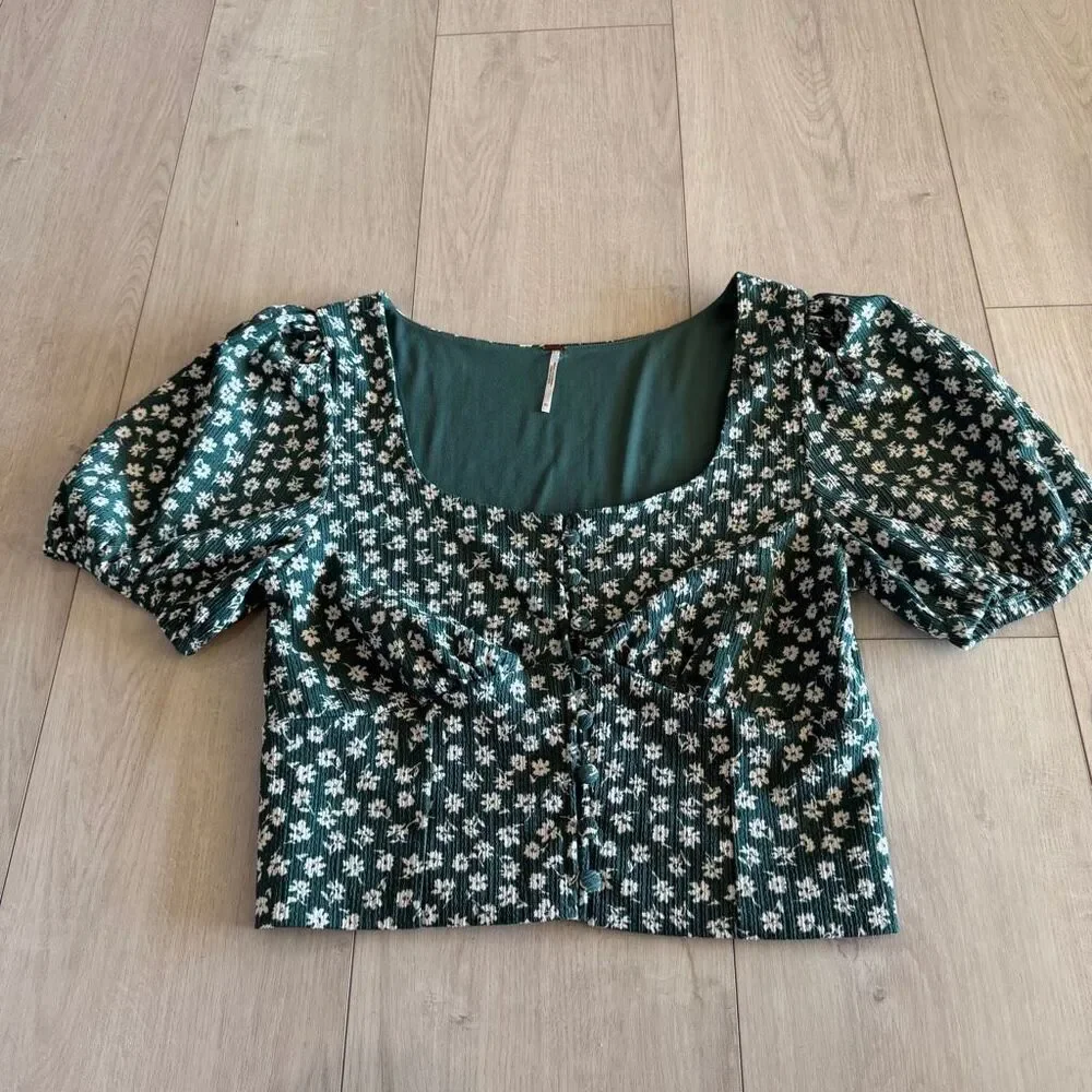 Free People Medium Dark Green and White Floral Cropped Blouse size L